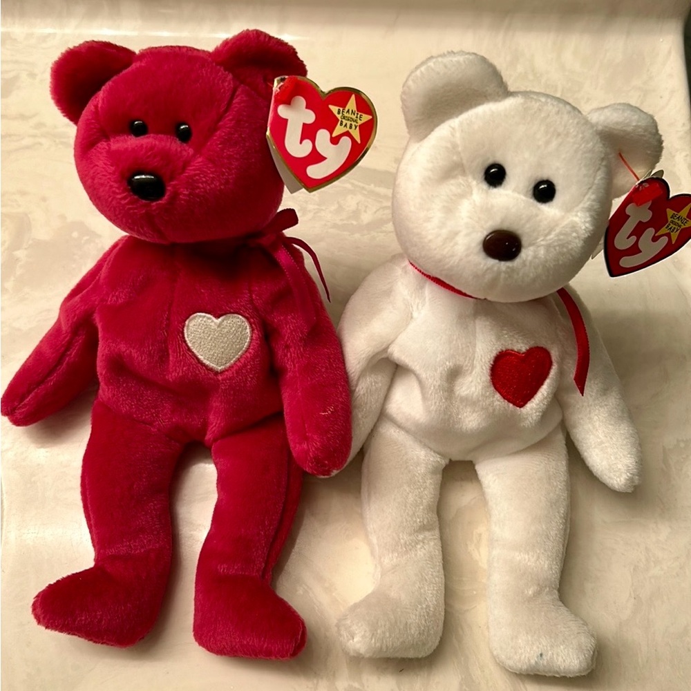 It’s Twins! Valentino and Valentina Beanie Babies. Perfect condition with tags